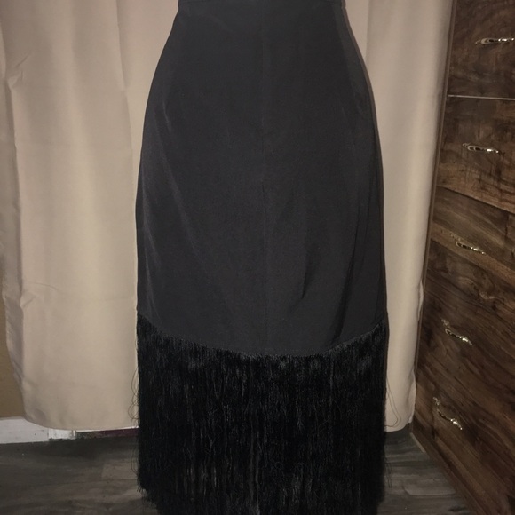 Forever 21 Black fringe skirt - Picture 2 of 5